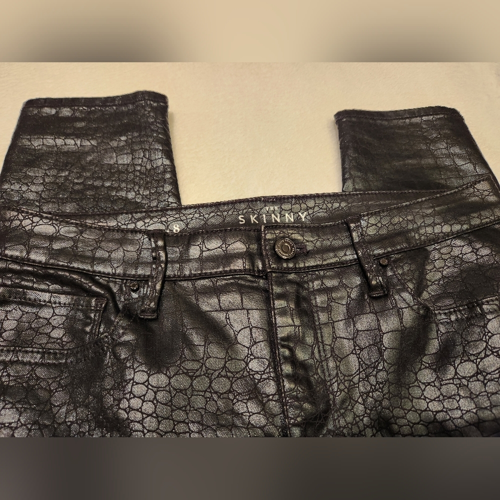 White House Black Market, NWOT- The Skinny mid rise pants - croc like material.